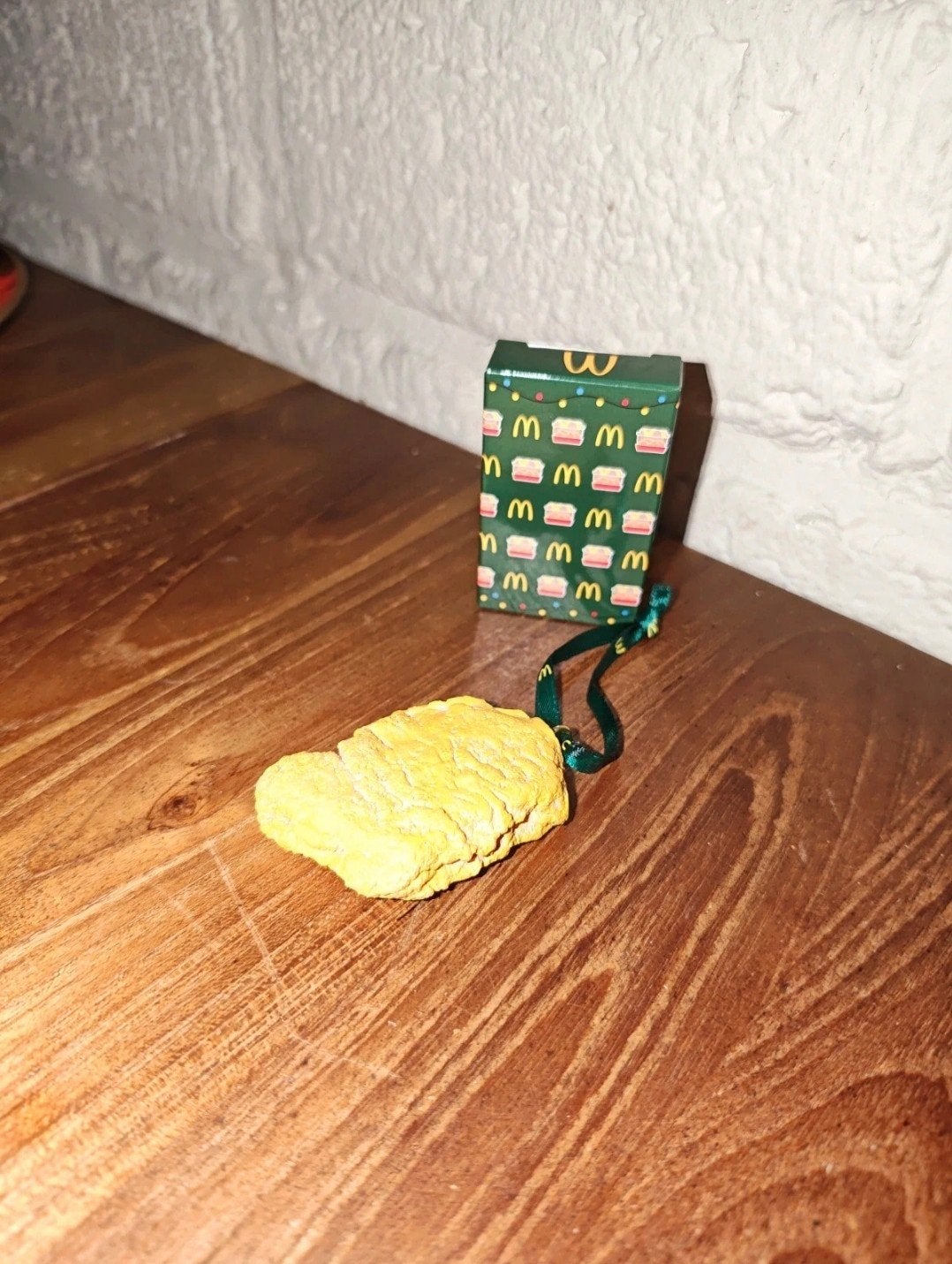 McDonalds Kerstbal van Kipnugget (steen), Diversen, Kerst, Nieuw, Ophalen of Verzenden