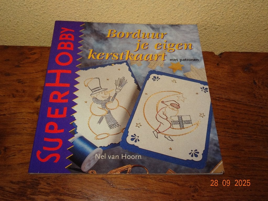 Nel van Hoorn: Borduur je eigen kerstkaart met patronen, Ophalen of Verzenden, Zo goed als nieuw, Kerst, Overige typen