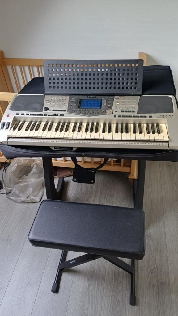 Yamaha Portatone PSR-2000 Keyboard met standaard en kruk, Midi-aansluiting, Yamaha, Ophalen of Verzenden, 61 toetsen
