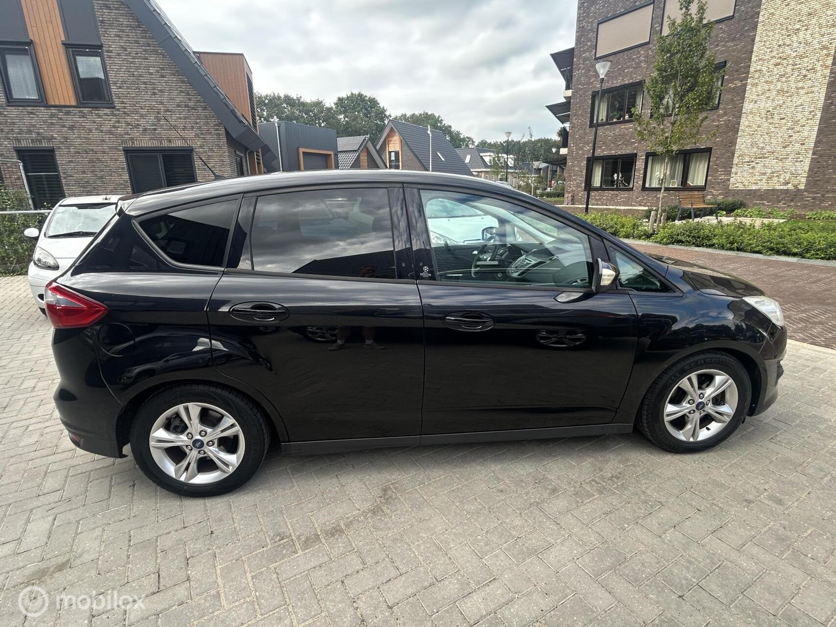 Foto 8 van Ford C-Max 1.6 150 PK Titanium Pano Stoelver