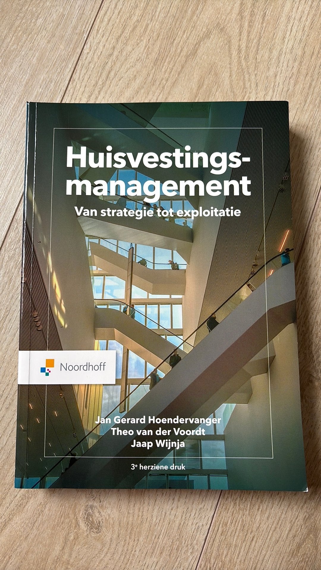 J.G. Hoendervanger - Huisvestingsmanagement, J.G. Hoendervanger; J. Wijnia; D.J.M. van der Voort, Ophalen of Verzenden, Zo goed als nieuw