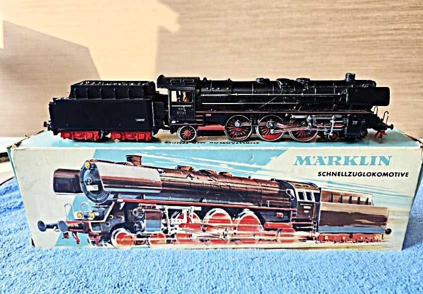 Marklin 3048 BR 01{01 097}uit 1961 met ronde lampbeugels OVP, Wisselstroom, Locomotief, Ophalen of Verzenden, Zo goed als nieuw