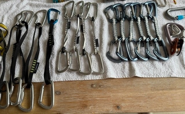 Foto 4 van Te koop diverse (nieuwe) klimsport materialen