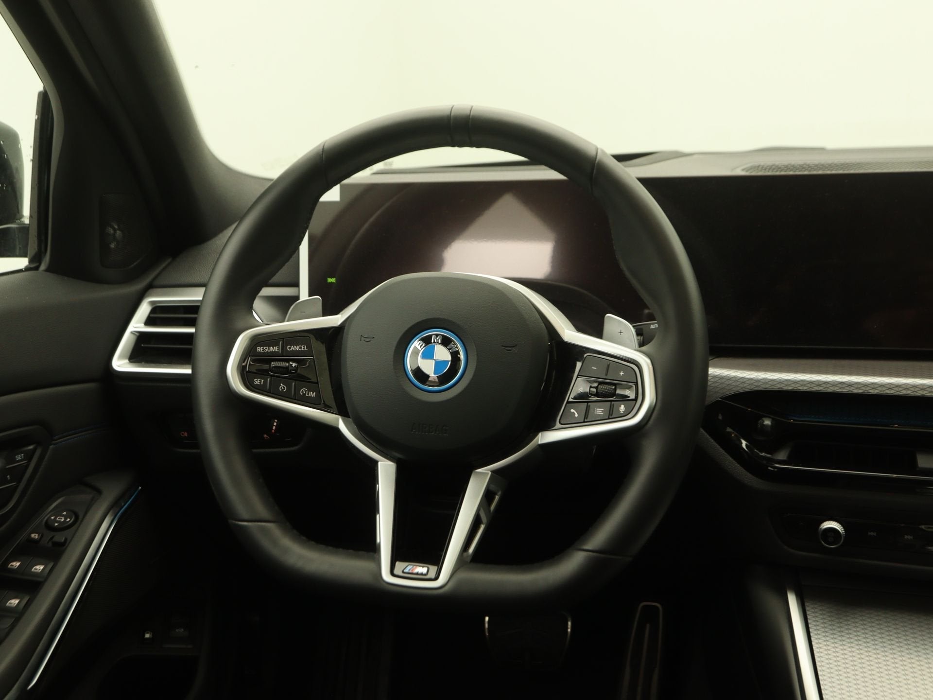 BMW 3 Serie 330e xDrive Touring (bj 2025, automaat), Auto's, Automaat, 1998 cc, Stof, Gebruikt
