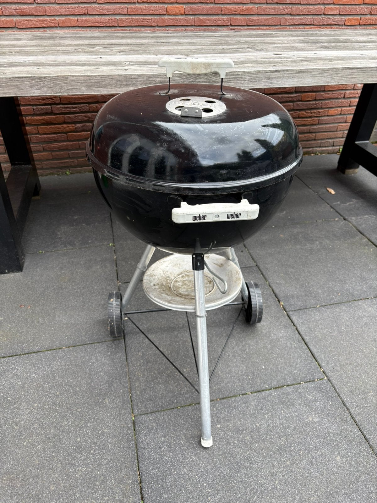 Zeer nette Webber BBQ met Webber kolenstarter, Tuin en Terras, Houtskoolbarbecues, Ophalen, Zo goed als nieuw