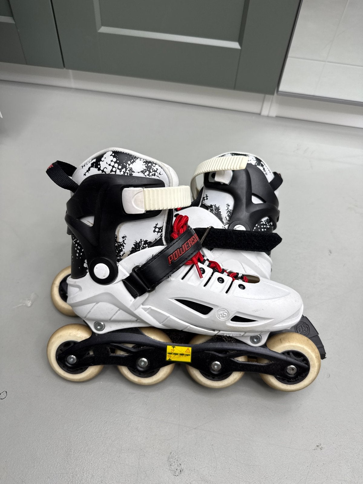 Powerslide Inline Skates - Wit/Zwart maat 37-41, Ophalen, Gebruikt, Inline skates 4 wielen, Powerslide
