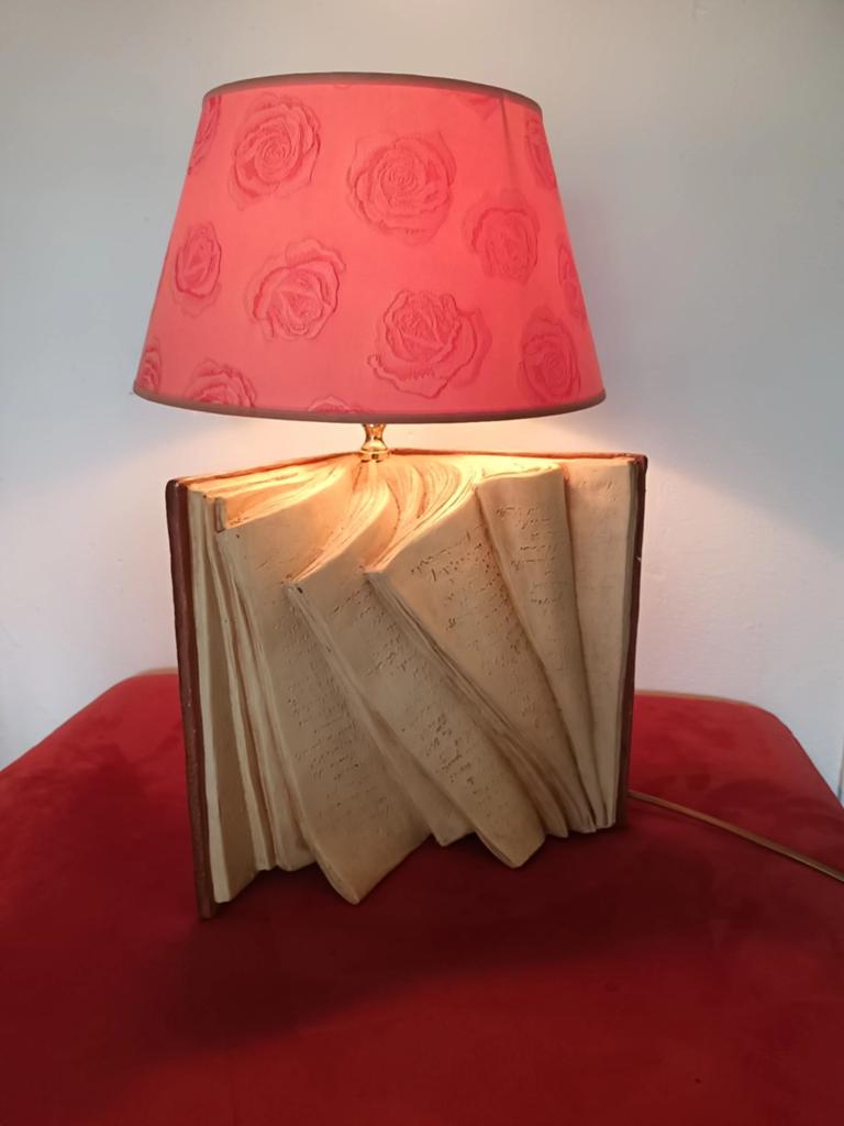 Schemerlamp, thema 'boeken', Huis en Inrichting, Lampen | Lampenkappen, Ophalen of Verzenden, Gebruikt, Overige vormen, 25 tot 50 cm