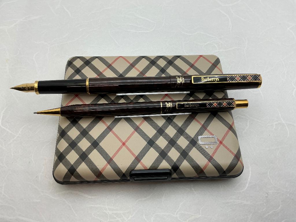 Burberry pennen set van Vulpen + Vulpotlood, Ophalen of Verzenden, Nieuw, Overige typen