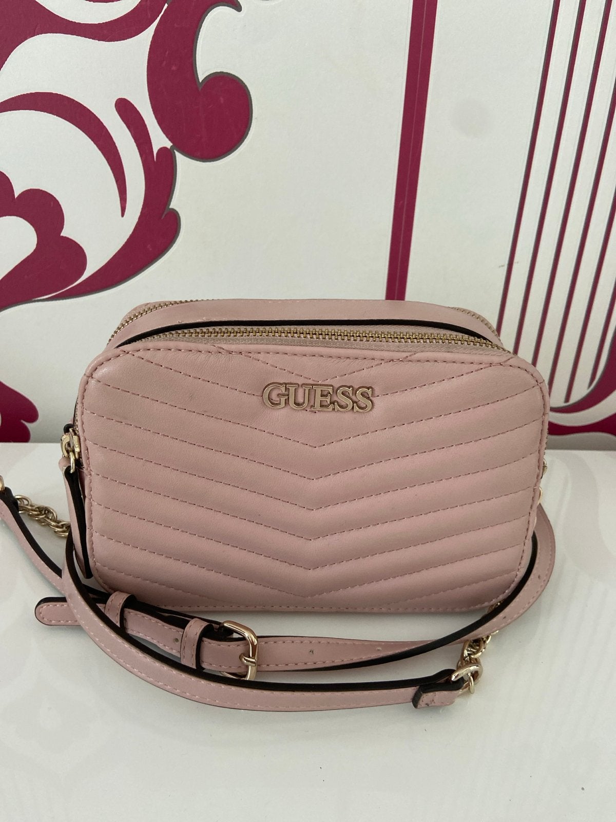 Guess Schoudertasje Roze, Ophalen of Verzenden, Gebruikt, Roze, Schoudertasje
