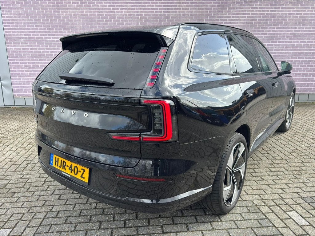 Volvo EX90 Twin Motor Ultra 7p. 111 kWh | Luchtvering | Trek, Gebruikt, 585 km, 7 stoelen, Zwart