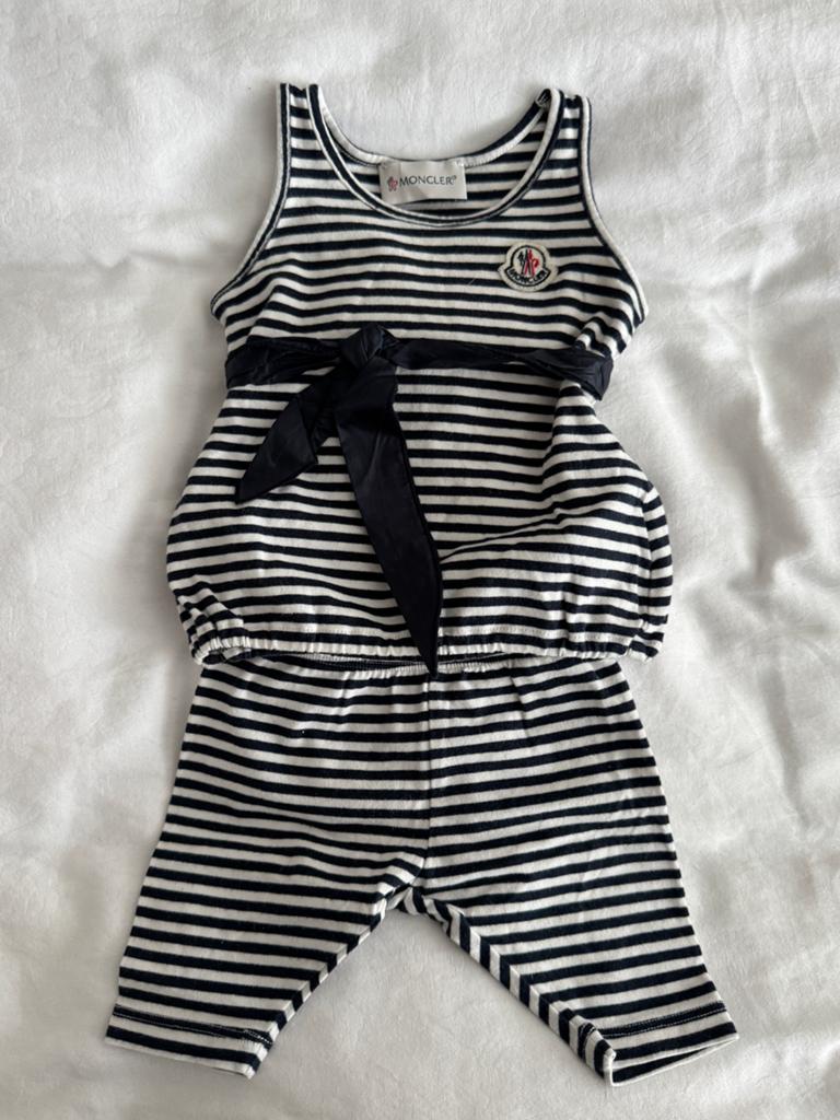 Moncler setje donkerblauw, maat 3/6 maanden, nieuwstaat, Ophalen of Verzenden, Zo goed als nieuw, Jongetje of Meisje