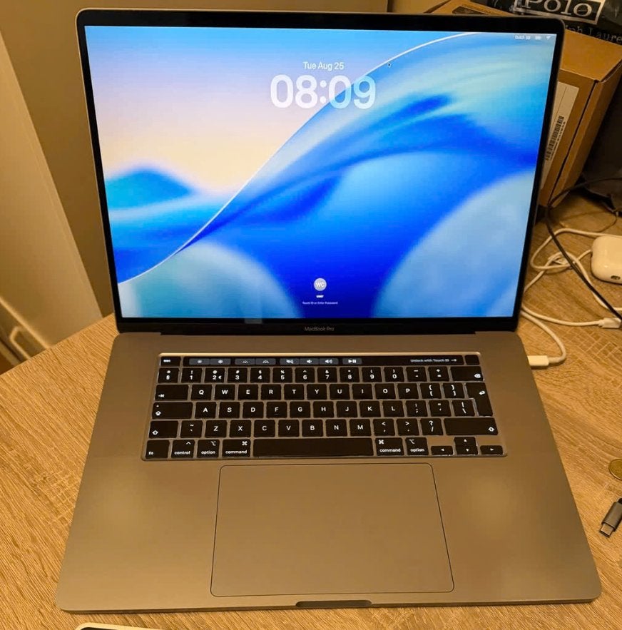 MacBook Pro 16 1TB, i9 2,4 ghz 64gb 8gb radeon 5500, Computers en Software, MacBook Pro, 64 GB of meer, 2 tot 3 Ghz, Ophalen of Verzenden