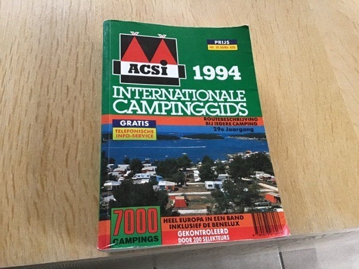 BOEK CAMPINGPLAATSEN INTERNATIONALE GIDS EN WEGENKAARTEN, Boeken, Overige merken, Europa, Diverse auteurs, Ophalen of Verzenden