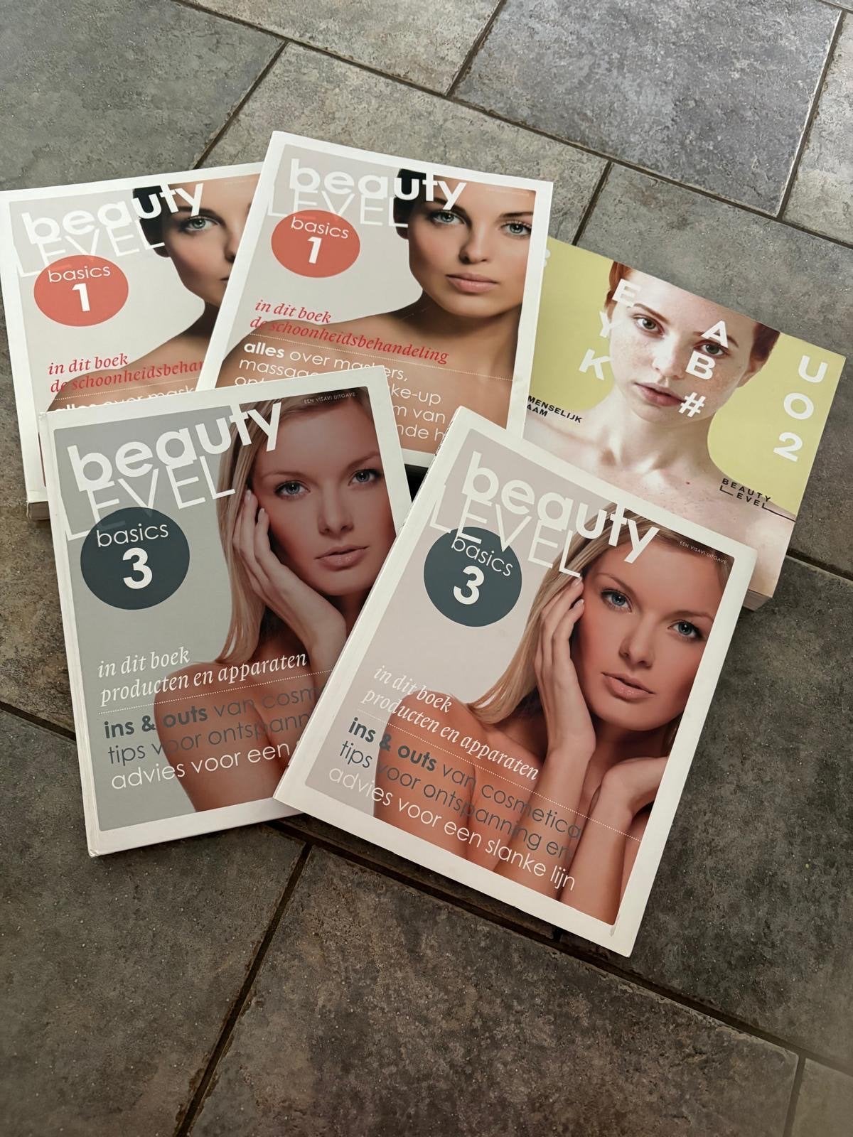 Beauty Level Basics 1 & 3 - Complete Set, Boeken, Ophalen of Verzenden, Gelezen, Overige niveaus, Overige vakken