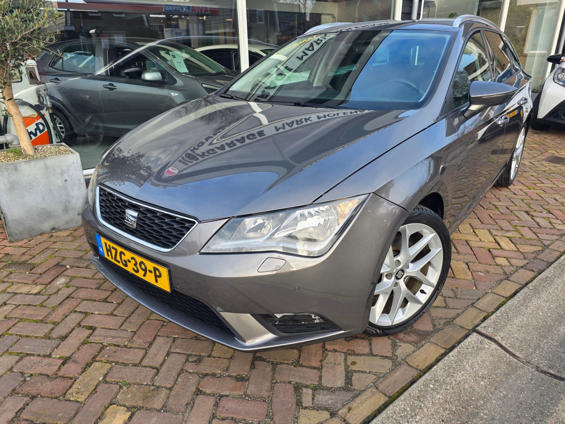 Seat LEON ST 1.8 TSI FR Connectautomaat,carplay,sportieve lo, Auto's, 1272 kg, Gebruikt, 4 cilinders, Leon