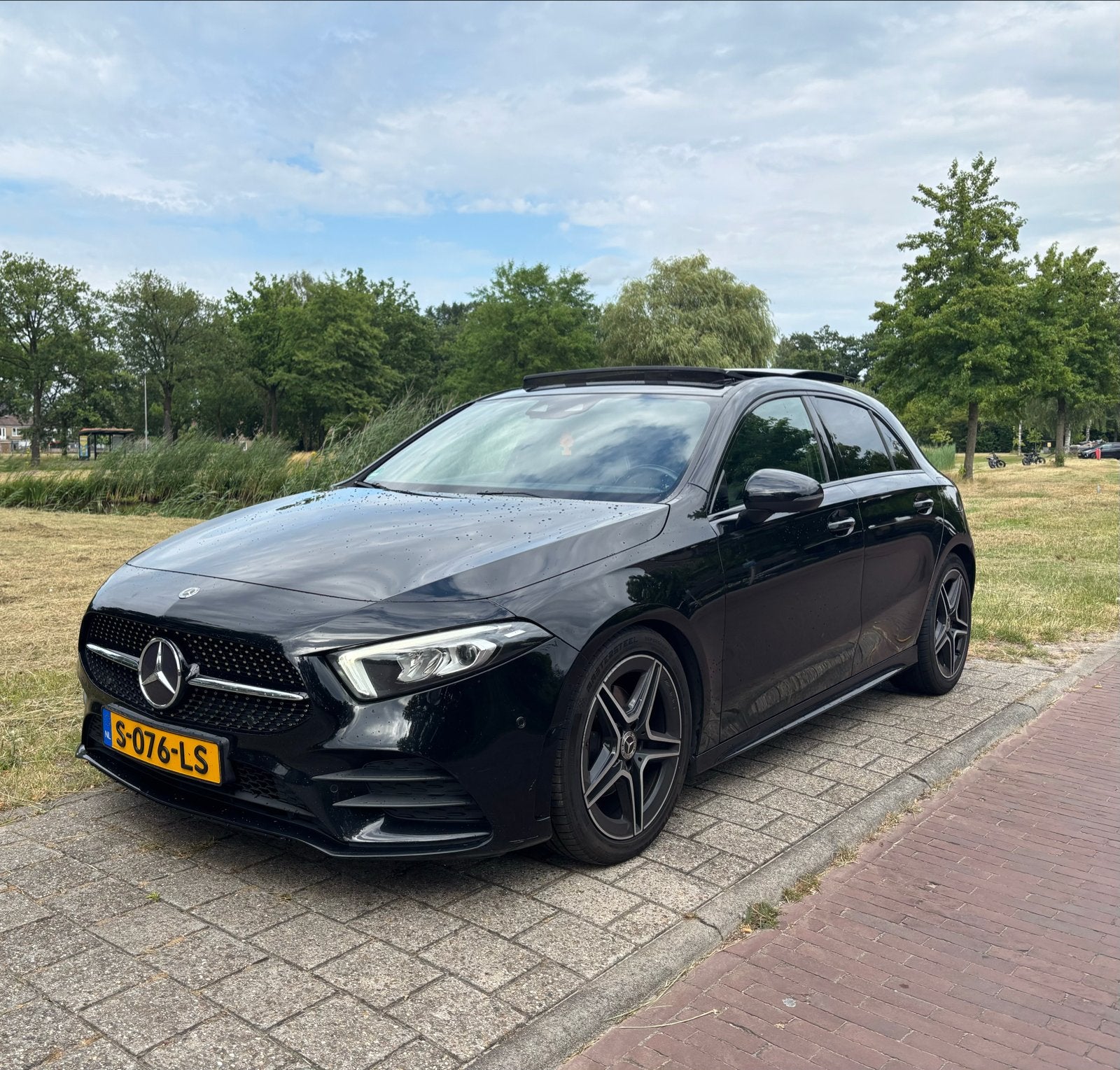 Mercedes-Benz A-Klasse A 200 163pk 7G-DCT 2018 Zwart, Auto's, Zwart, 4 cilinders, 75 €/maand, Particulier