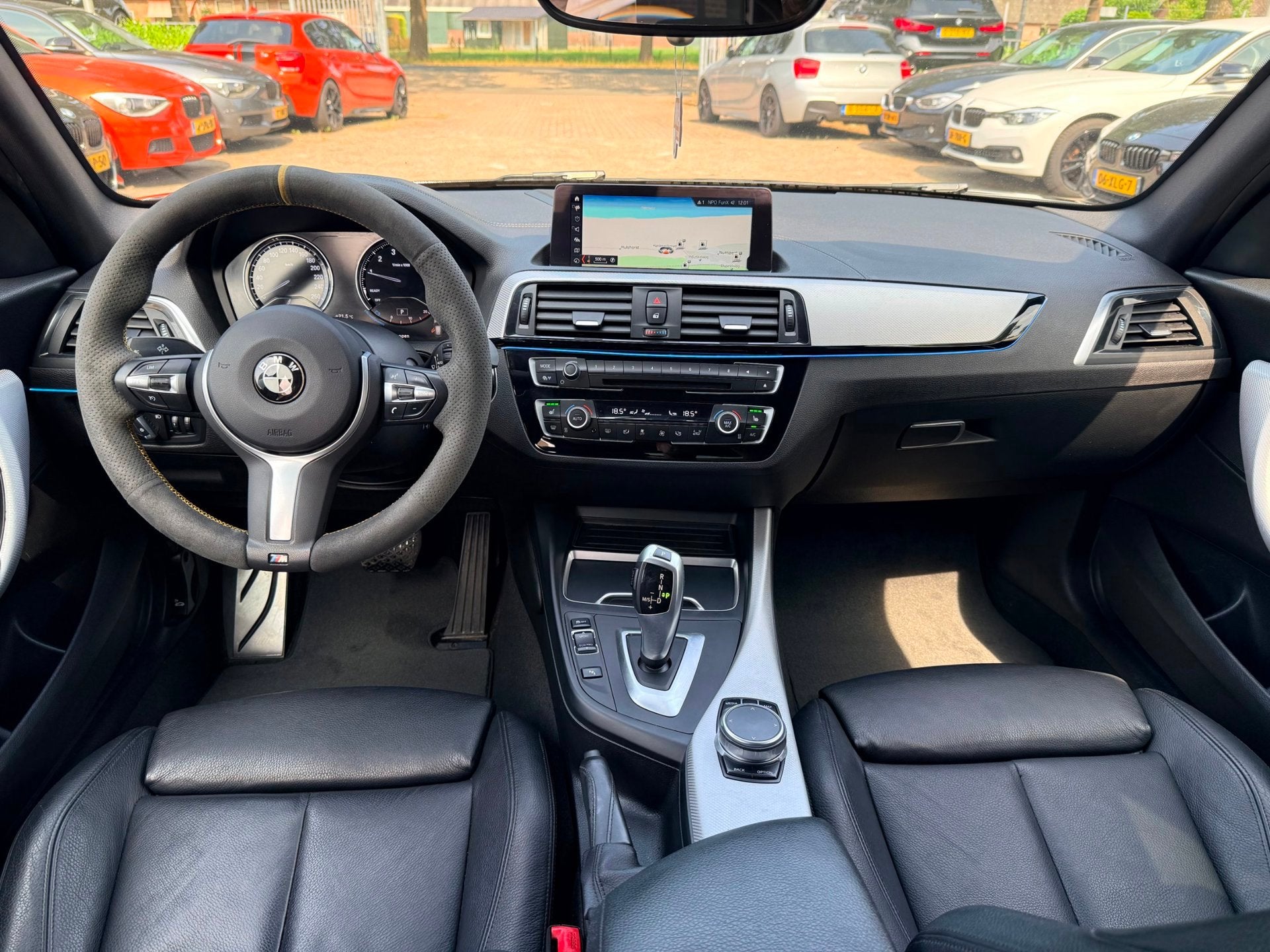 BMW 1-serie 118i Edition M Sport Shadow High Executive|M140i, Auto's, BMW, Gebruikt, Zwart, Leder, Bedrijf