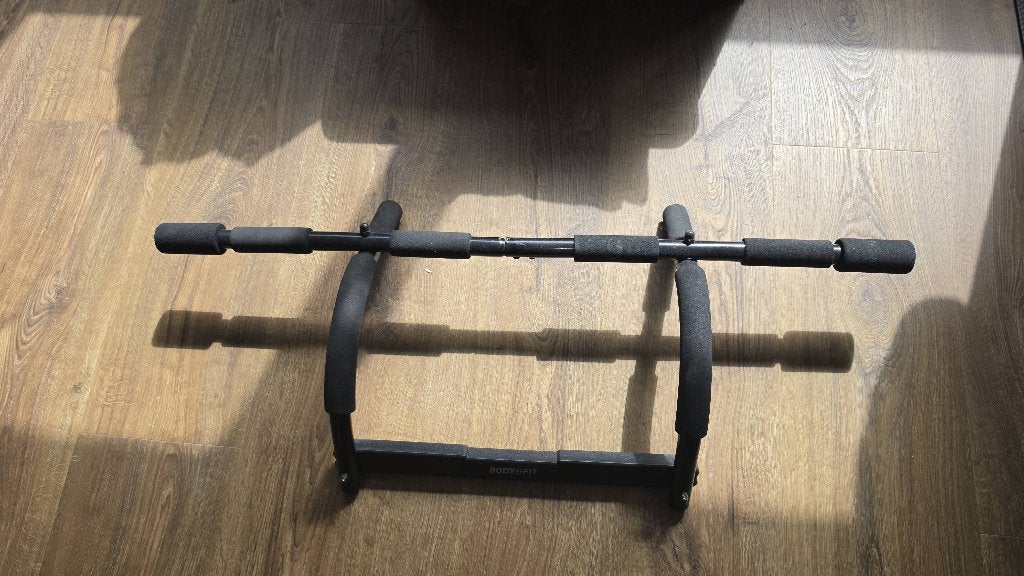 Pull up bar, Sport en Fitness, Fitnessmaterialen, Ophalen, Zo goed als nieuw, Buik, Oprekstang