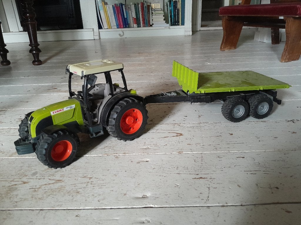 Claas speelgoedtrekker met kar, Ophalen, Gebruikt