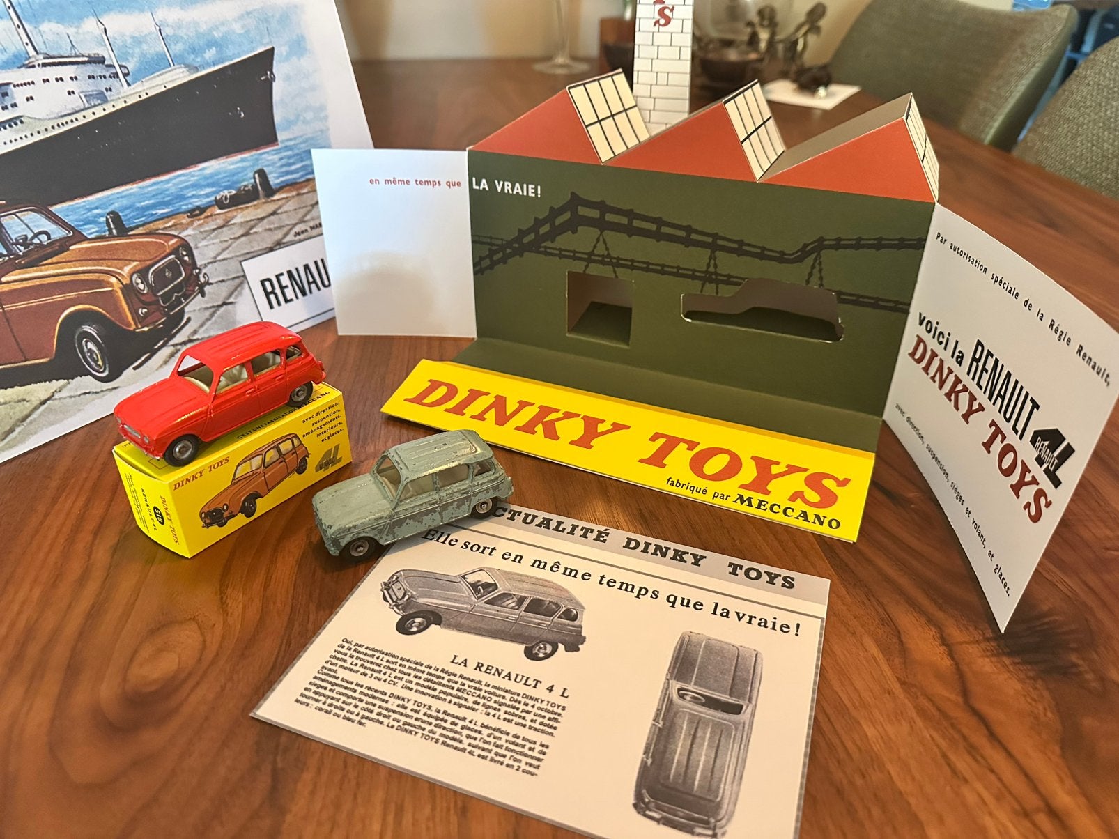 Dinky Toys Renault 4L promotie middelen, Hobby en Vrije tijd, Verzenden, Zo goed als nieuw, Auto, Dinky Toys