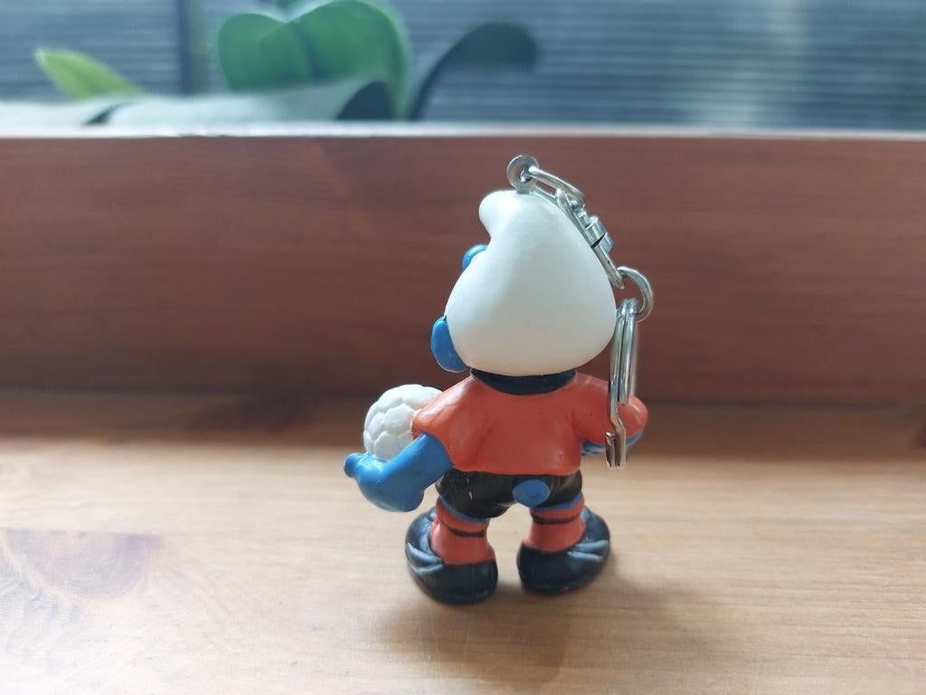 Voetballer smurf sleutelhanger 20454 voetbal wk, Ophalen of Verzenden