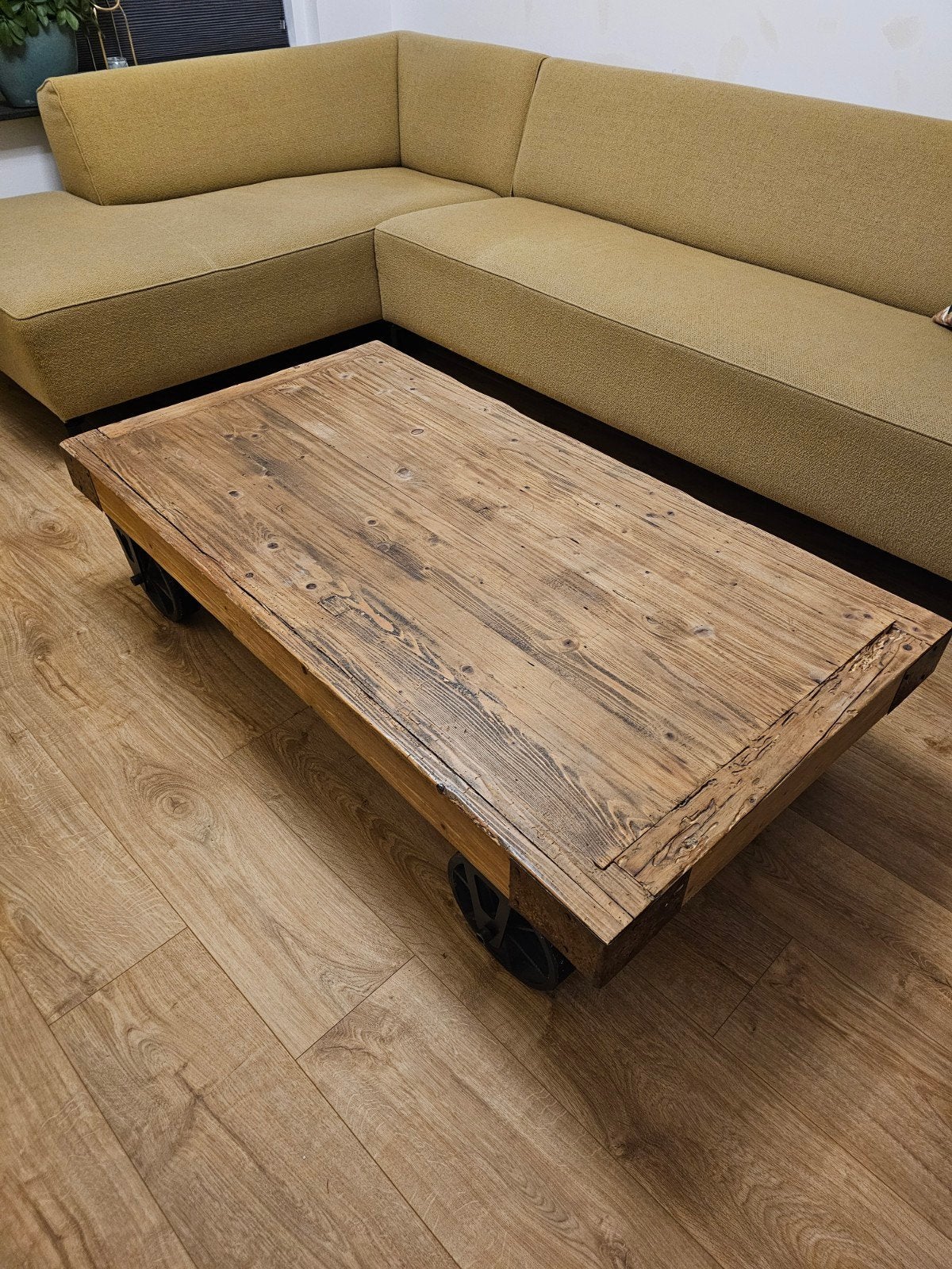 Robuuste salontafel op wielen - Industrieel design, Gebruikt, 100 tot 150 cm, Onbekend, 50 tot 100 cm