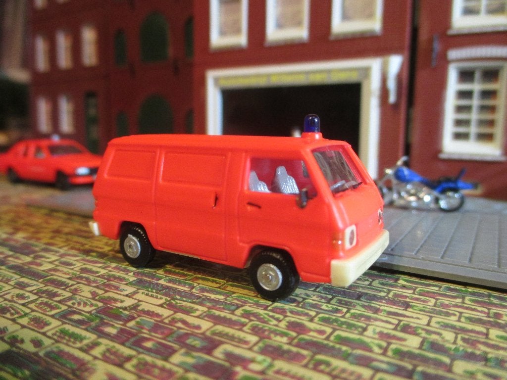 1979 Mitsubishi L300 Bestelbus - Rietze Brandweer #3, Hobby en Vrije tijd, Modelauto's | 1:87, Ophalen of Verzenden, Gebruikt