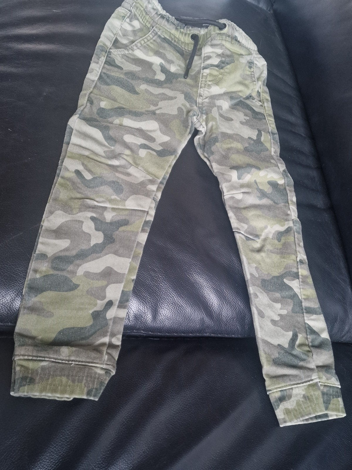 Skinny camouflage broek voor jongens, Broek, Gebruikt, Ophalen of Verzenden, Onbekend