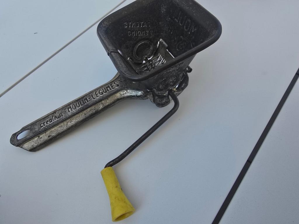 Antieke Franse Mouli Parsmint handrasp gemaakt in Frankrijk., Ophalen of Verzenden