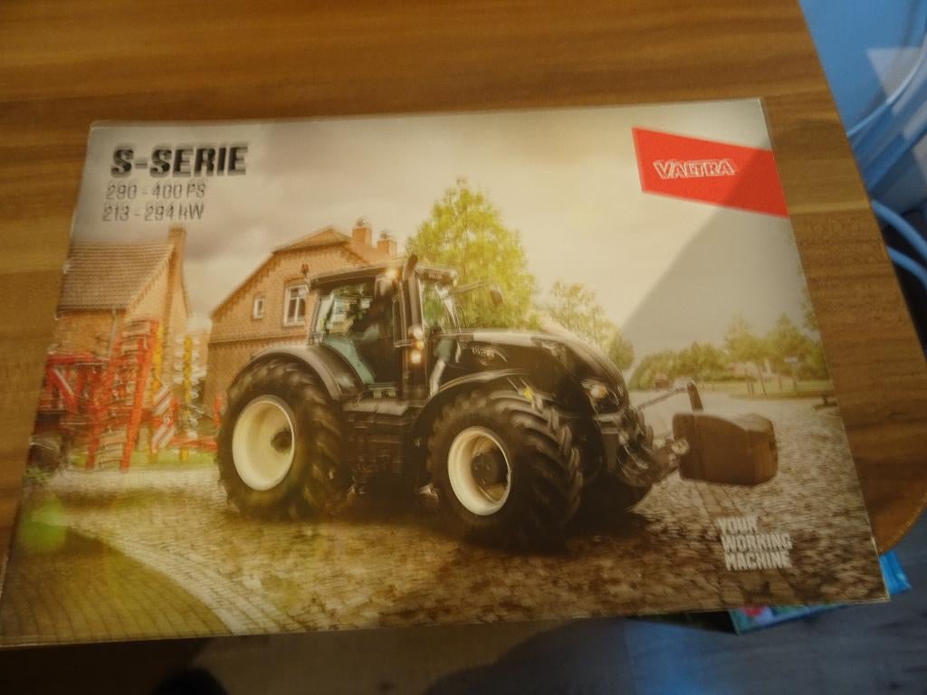 Valtra S-SERIE folder, Boeken, Ophalen of Verzenden, Zo goed als nieuw, Folder