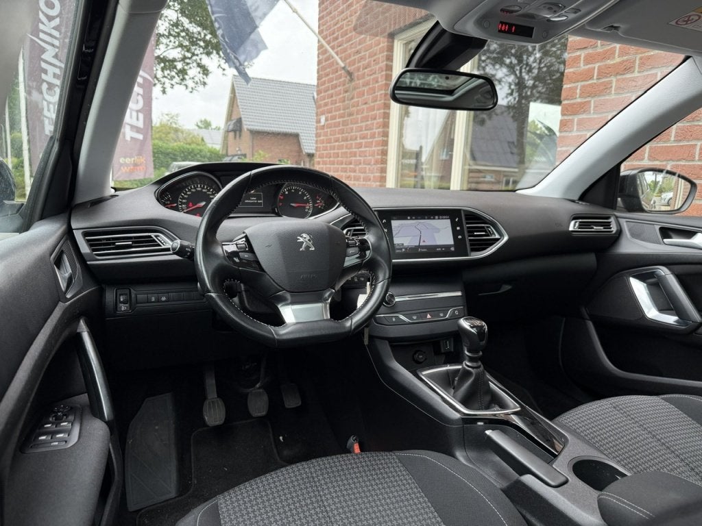 Peugeot 308 SW 1.2 PureT.Blue L. Ex PANO / CAMERA / D-RIEM V, Auto's, Stof, Gebruikt, 1199 cc, Origineel Nederlands