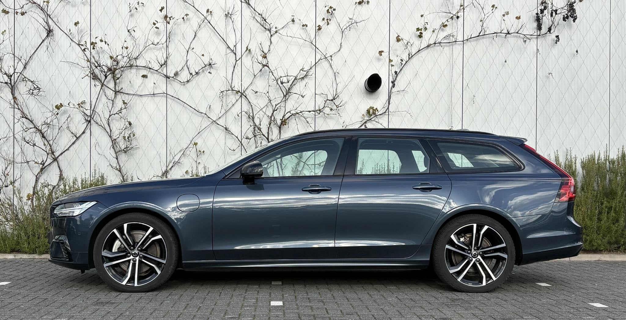 Volvo V90 2.0 T8 Plug-in hybrid AWD Ultra Dark | Adaptieve C, Automaat, 12 maanden, Euro 6, 4 cilinders