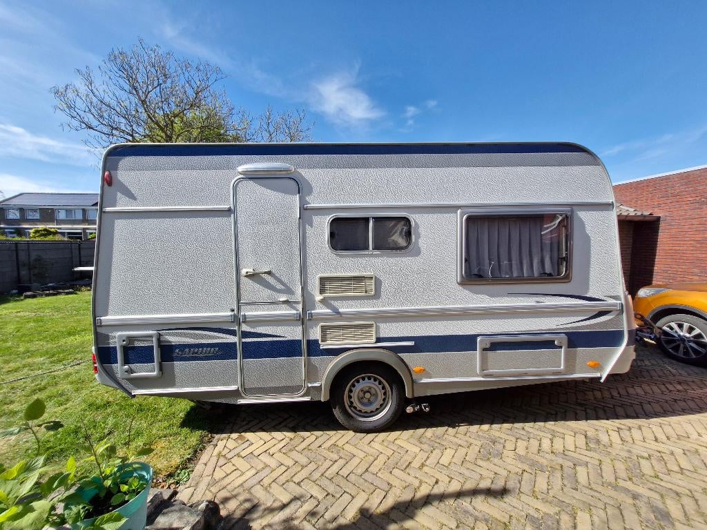 Te koop mooie caravan Fendt Saphir 420, Vast bed, Rondzit, 750 - 1000 kg, Particulier