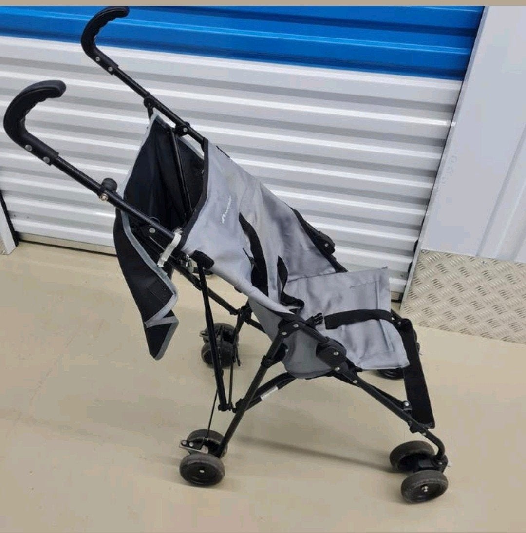 Weinig gebruikte kinderbuggy met zonneklep te koop, Ophalen