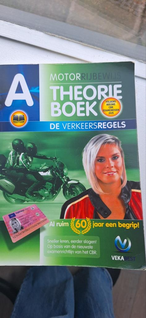 Motorrijbewijs Theorieboek - CBR Examen 2025, Boeken, Ophalen of Verzenden, Zo goed als nieuw, VEKABEST, Algemeen