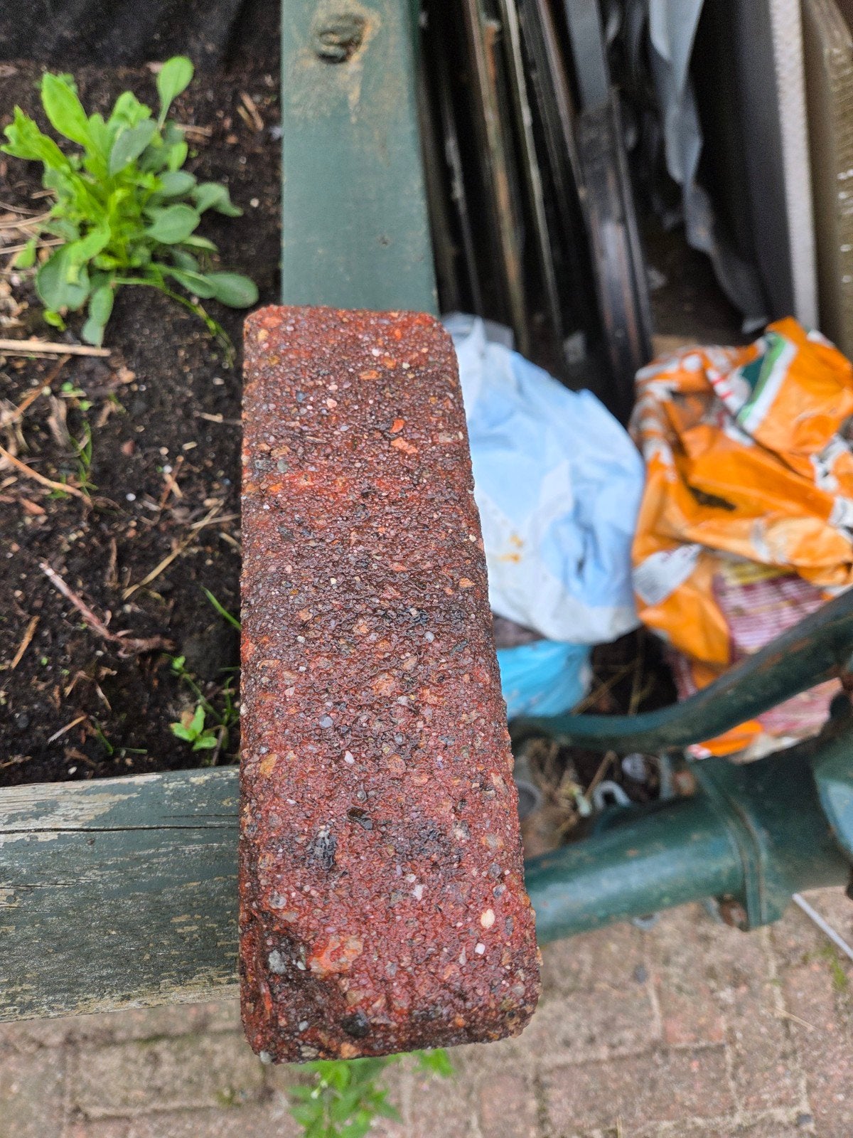 gezocht rode dikformaat, Tuin en Terras, Ophalen, Beton, Klinkers
