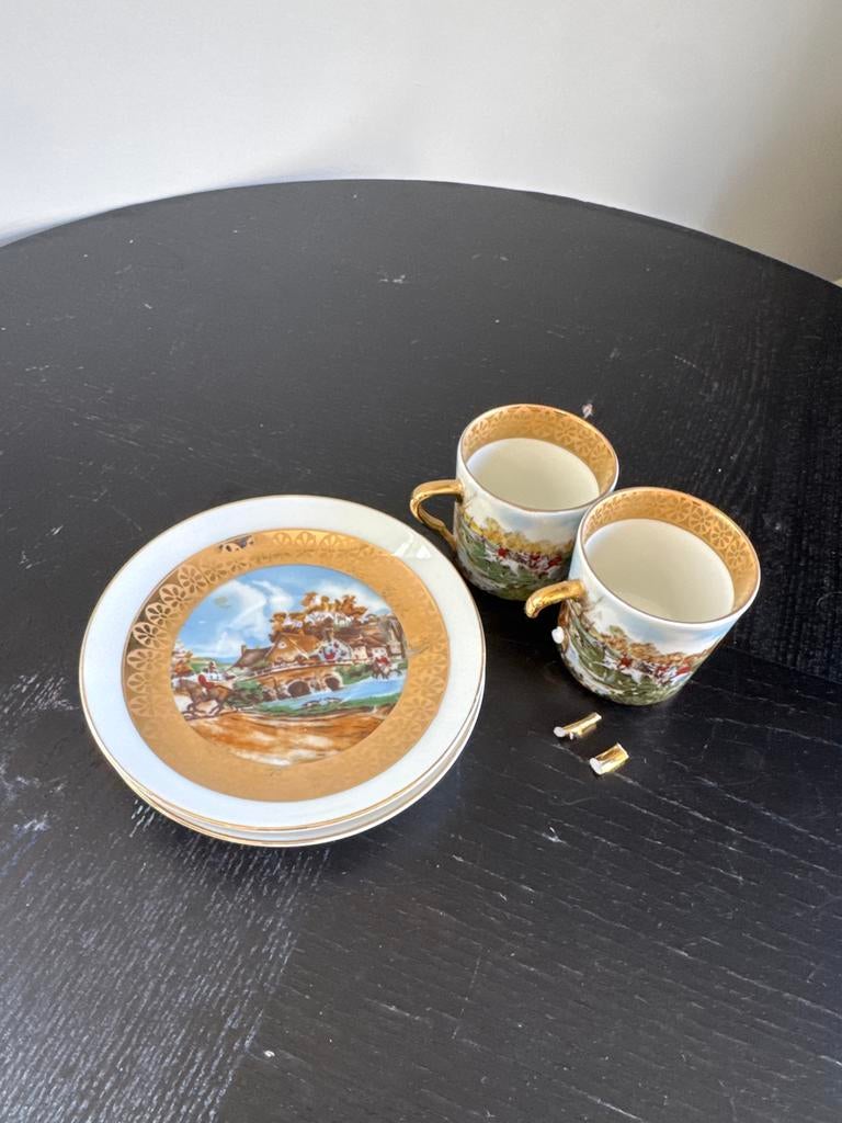 Limoges Porseleinen Kopjes en Schotels met Jachtscène, Ophalen of Verzenden