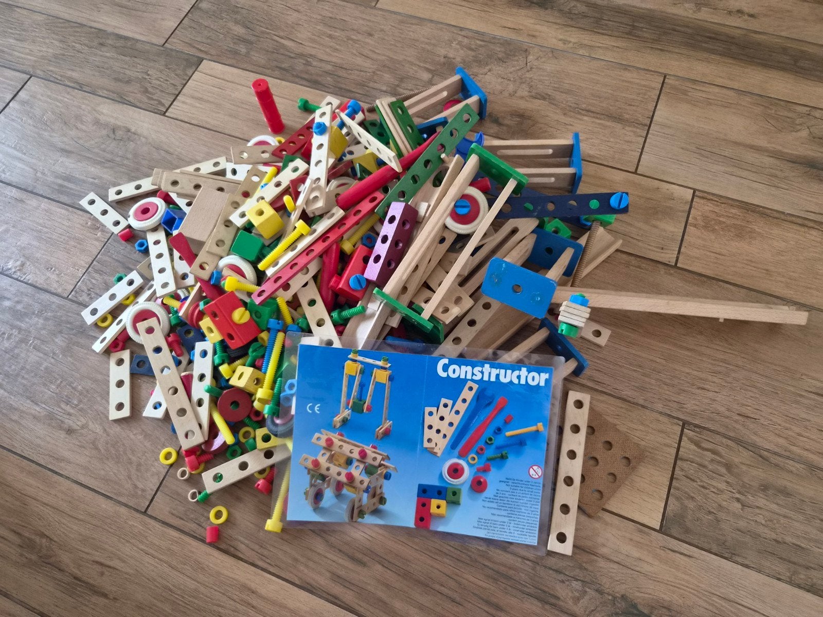 Constructor bouwset - Houten en kunststof onderdelen, Ophalen of Verzenden, Gebruikt, Bouwen