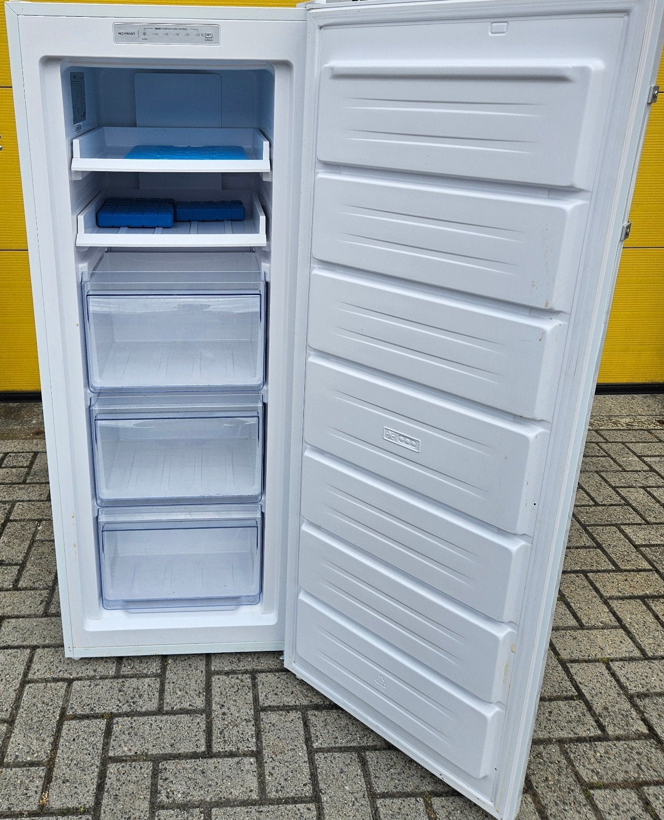 Frilec No Frost Vrieskast – 161 liter, Ophalen, Zo goed als nieuw, Minder dan 60 cm, 160 cm of meer