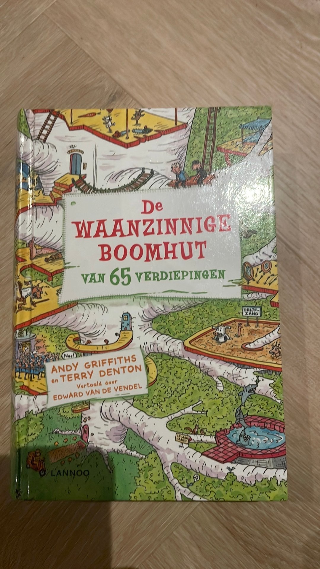 De waanzinnige boomhut deel 5 - Andy Griffinths, Ophalen of Verzenden, Zo goed als nieuw, Fictie