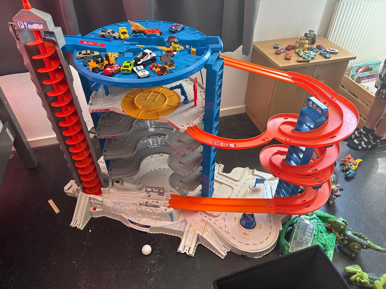 Hot Wheels Super Ultimate Garage met veel auto's, Ophalen of Verzenden, Gebruikt