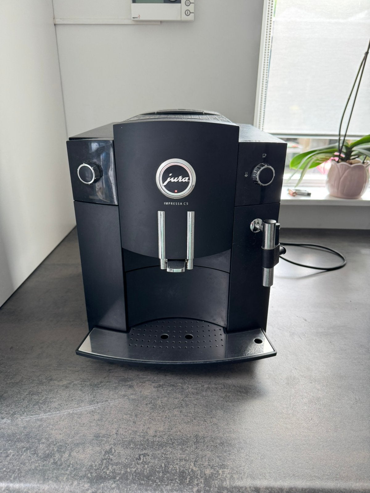 Koffiezetapparaat Jura impressa C5, Witgoed en Apparatuur, Koffiezetapparaten, Ophalen, Afneembaar waterreservoir, Gebruikt, Koffiemachine