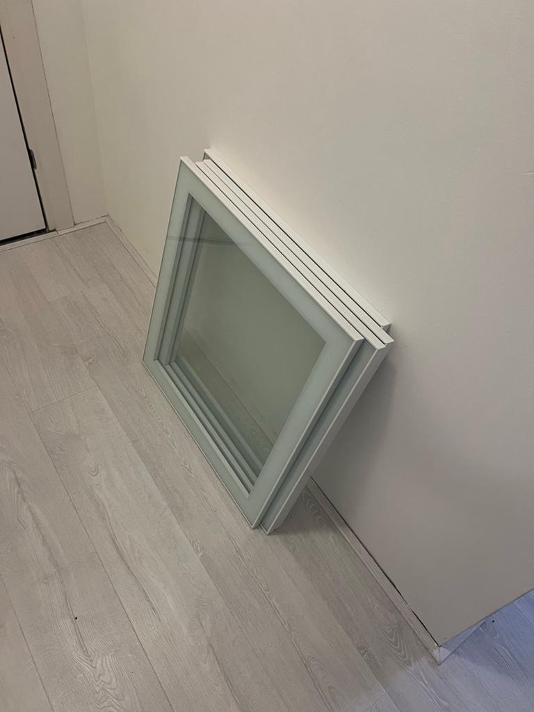 IKEA GLASSVIK Vitrinedeur 60x64 wit/lichtgroen helder glas, Ophalen, Zo goed als nieuw, Glasplaat, Minder dan 80 cm