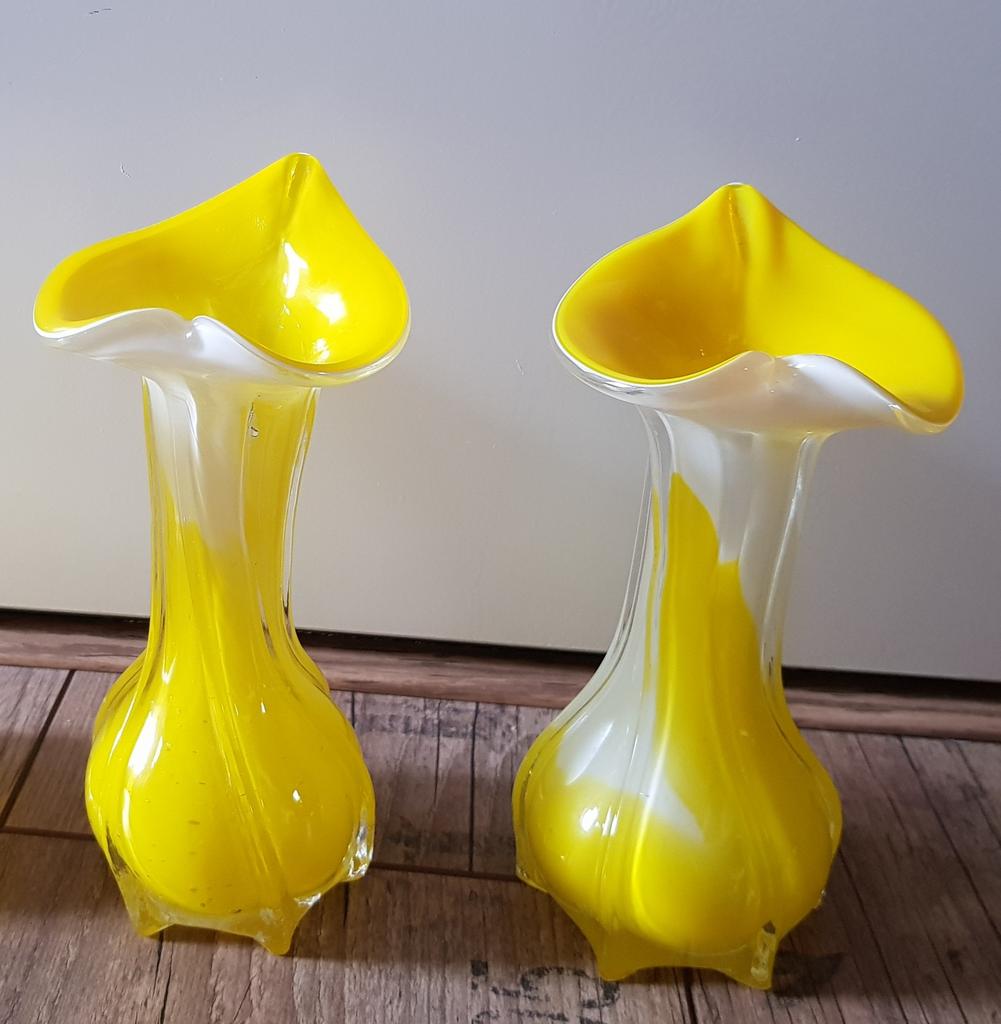 2 murano vazen kelkbloem geel/wit design vaas, Antiek en Kunst, Kunst | Designobjecten, Ophalen of Verzenden