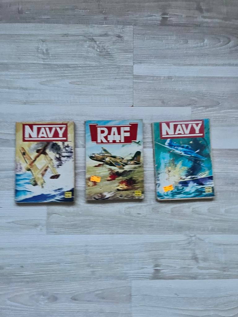 3 boeken: Navy en RAF, Boeken, Oorlog en Militair, Gelezen, Overige onderwerpen, Niet van toepassing, Ophalen of Verzenden