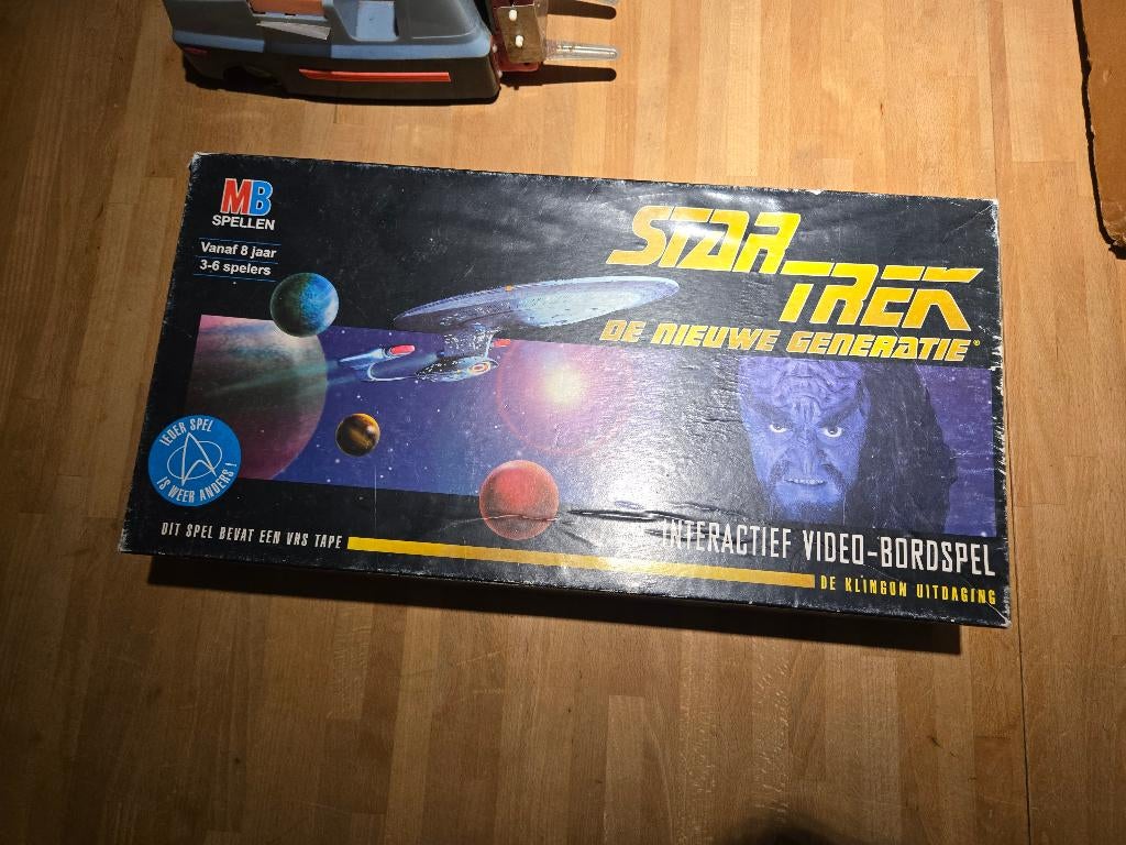 Vintage Star Trek Interactief Video-Bordspel (1993) – MB, Vijf spelers of meer, Ophalen of Verzenden, Gebruikt, MB Spellen