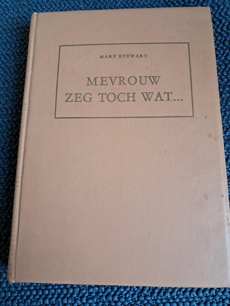 Mevrouw, Zeg Toch Wat... - Mary Stewart (Vintage Roman), Boeken, Romans, Ophalen of Verzenden, Gelezen, Mary Stewart, Nederland