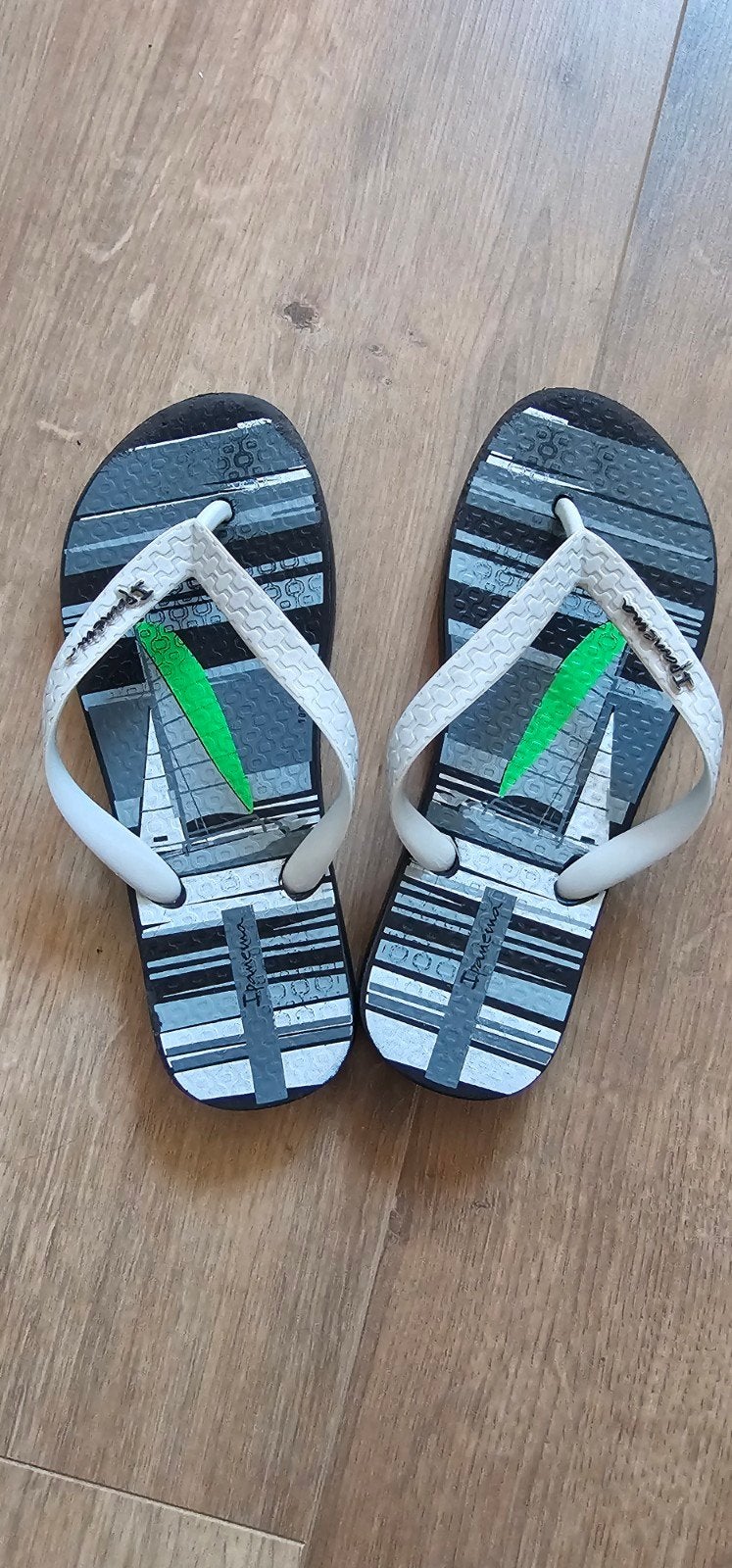 Slippers maat 33 - Ipamema, Ophalen of Verzenden, Gebruikt, Ipanema, Jongen of Meisje