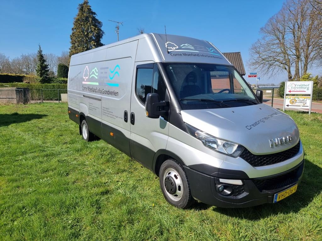 Iveco Daily 35C17 2016 zilver XXXL 460cm laadvloer L4, Auto's, Zwart, 4 cilinders, Iveco, 2628 kg