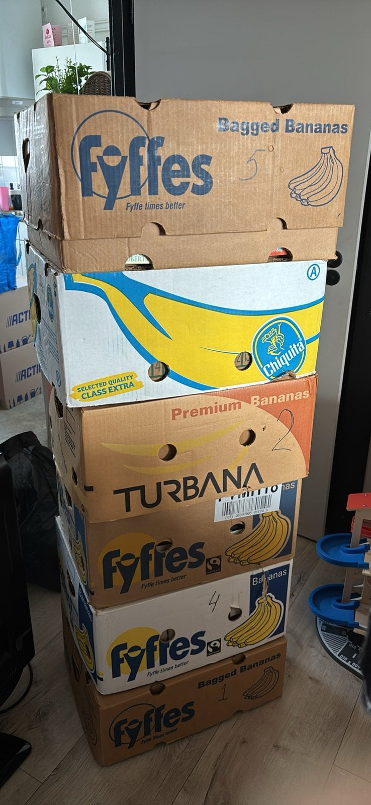 6 bananendozen vol boeken, Boeken, Ophalen, Zo goed als nieuw